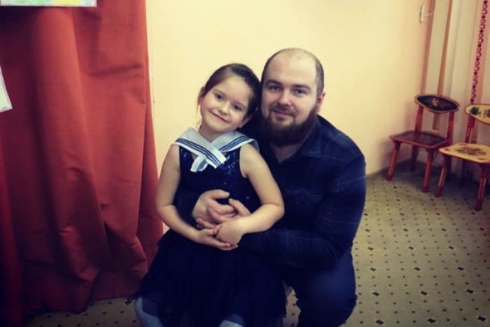 Актер с дочерью | Фото: starhit.ru