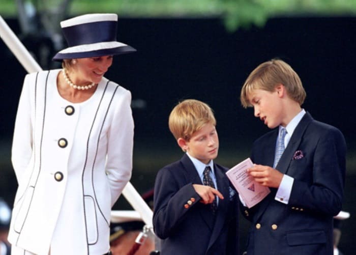 Принцесса Диана с сыновьями Уильямом и Гарри | Фото: statuspress.com.ua