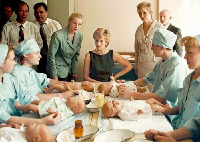 Леди Ди в Тушинской детской больнице, 1995 | Фото: pravmir.ru