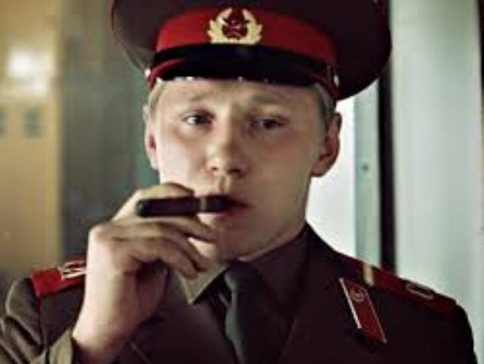 Семен Морозов в роли ефрейтора Збруева | Фото: kino-teatr.ru