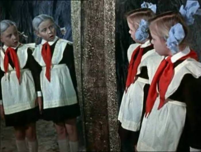Кадр из фильма *Королевство кривых зеркал*, 1963 | Фото: kino-teatr.ru
