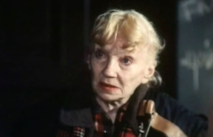 Кадр из фильма *Шальная баба*, 1991 | Фото: kino-teatr.ru