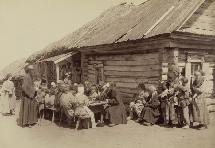 Народная столовая расположенная в селе Черновском. Россия, Сергачский уезд, 1892 год.