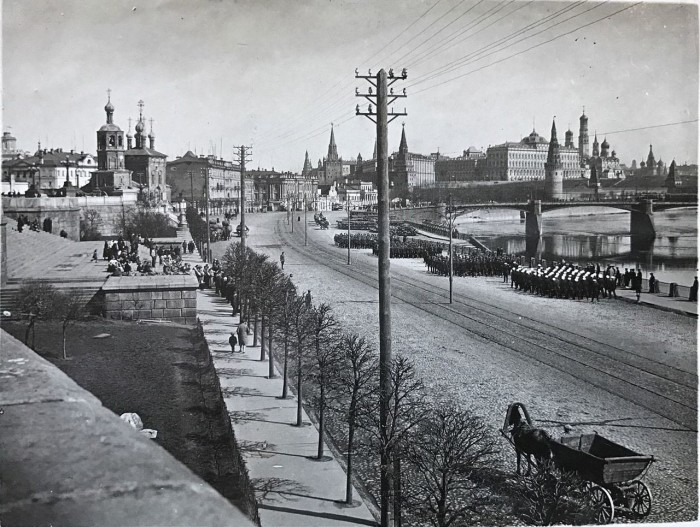 Панорама Кремля и вид на Похвальскую церковь в Башмакове. СССР, Москва, 1926 год.