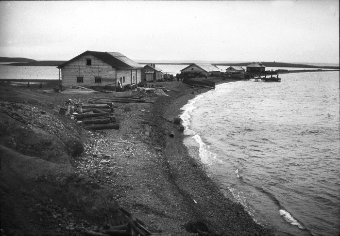 Поселок городского типа Белушья губа на территории архипелага Новая Земля. СССР, 1937 год.