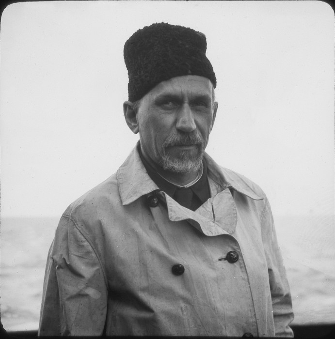 Профессор Александр Александрович Гапеев во время экспедиции на Баренцево море. СССР, 1937 год.