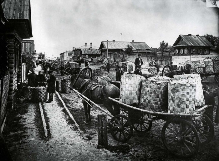 Ложкарный базар в городе Семенове. Начало ХХ века.