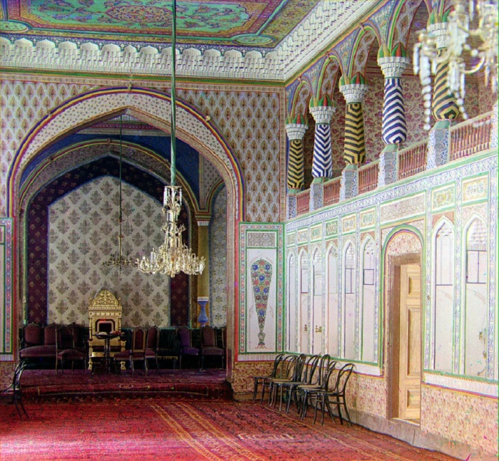 Интерьер в загородном поместье Эмира Бухарского. Бухара, 1905 год. 
