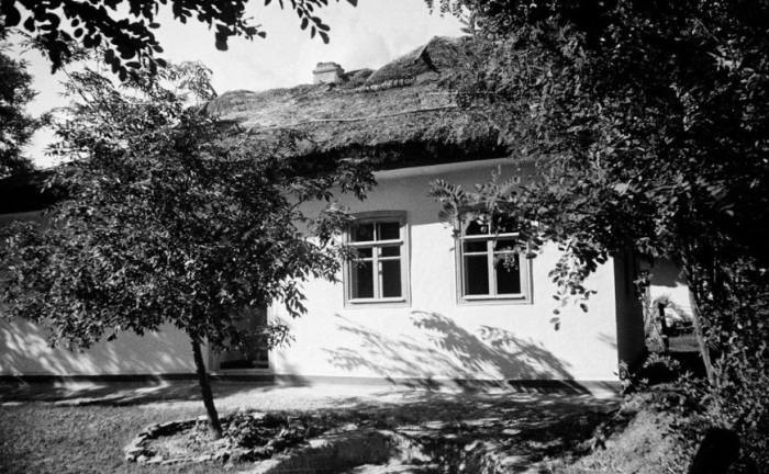 Небольшой глиняный дом. УССР, 1950-е годы. 