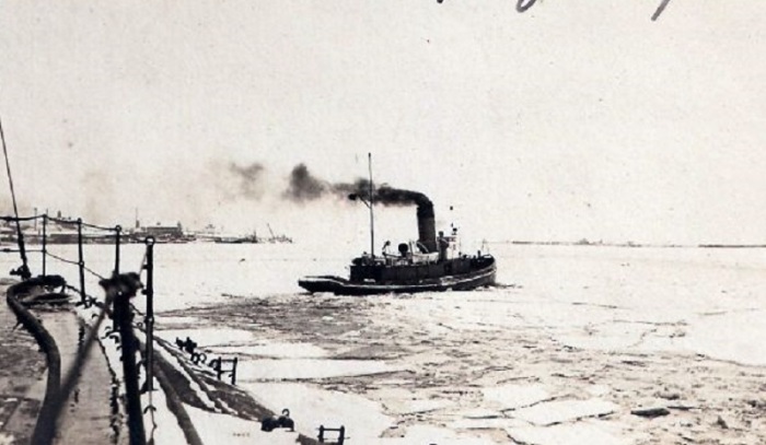 Буксир на Двине, температура воздуха 57 градусов мороза. 27 ноября 1917 года. 