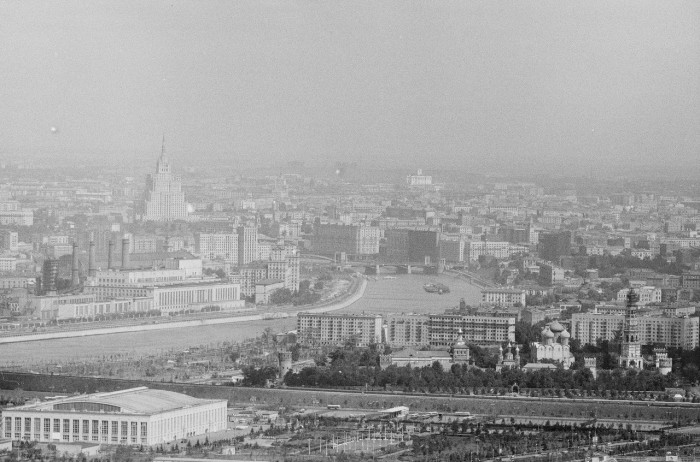 Панорама Москвы со здания МГУ. 1960-е годы.