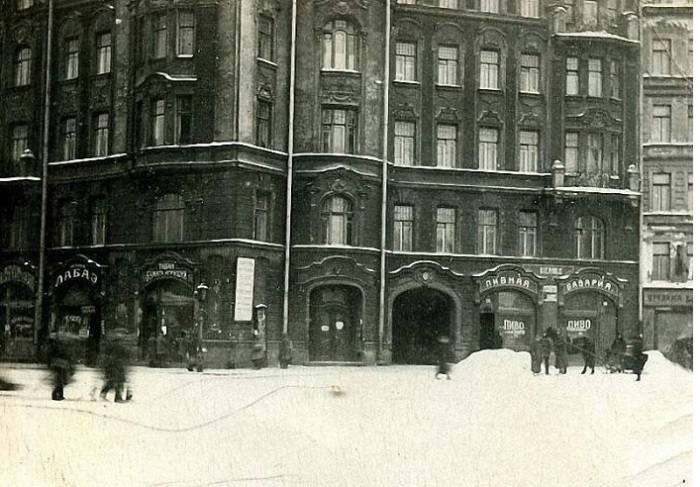 Улица и дом, где находилась квартира Покровского. Ленинград, 1924 год.