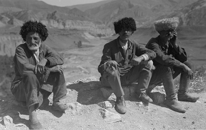Три коренных местных жителя. Дагестан, 1933 год. 
