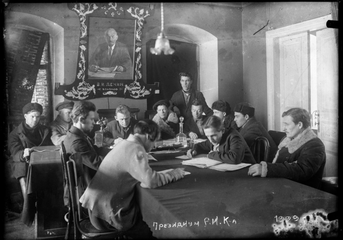 Заседание президиума районного исполнительного комитета в 1929 году.