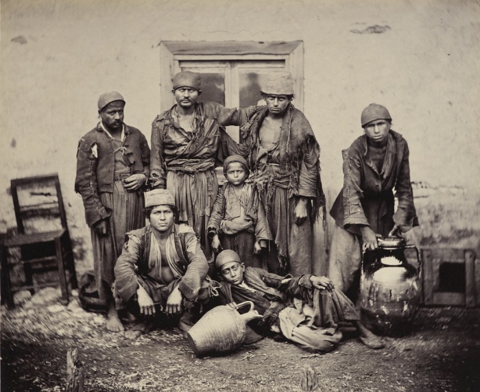 Группа водоносов, работающих в Дурресе. Албания, 22 февраля 1862 года. 