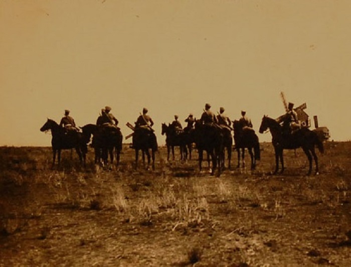 Казачья конница 1 Донского полка. Вильно, 1915 год.