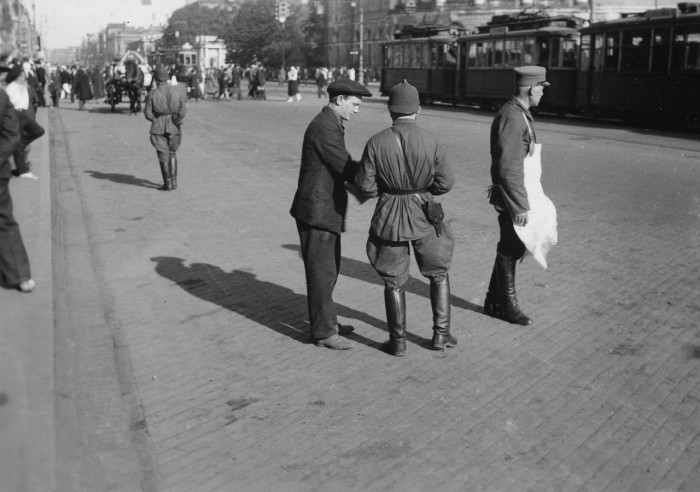 Патрульные на проспекте 25 октября. СССР, Ленинград, 1935 год.