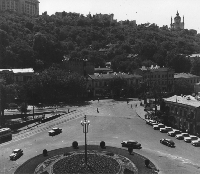 Почтовая площадь на улице Жданова в 1963 году. Фото из Центрального государственного архива кинофотофонодокументов имени Пшеничного.