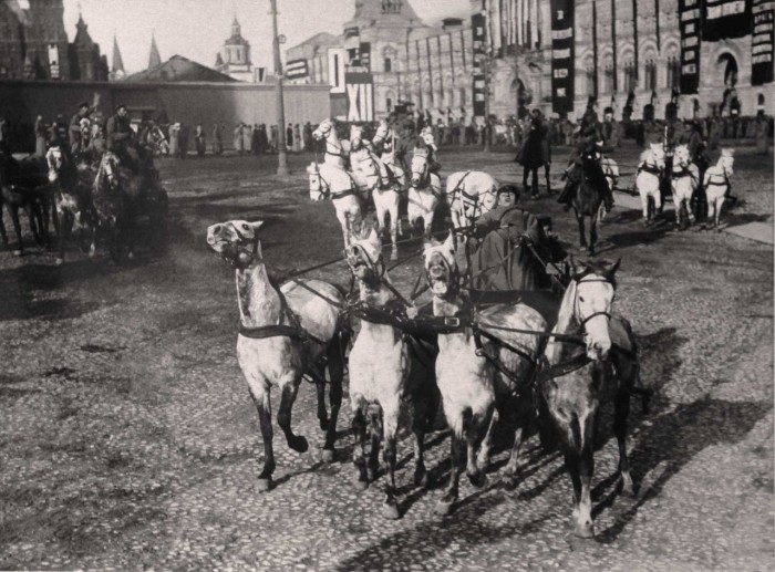 Мобильные огневые средства на Красной площади. СССР, Москва, 1924 год.
