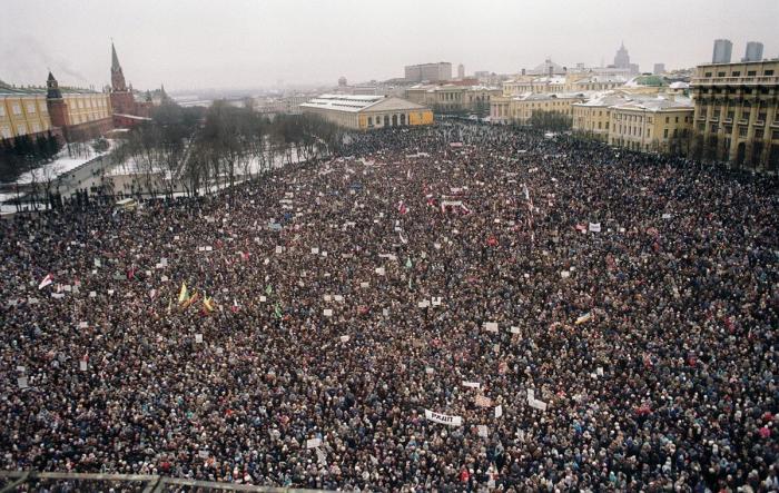  100 000 демонстрация в Москве на Красной площади 20 января 1991 года.