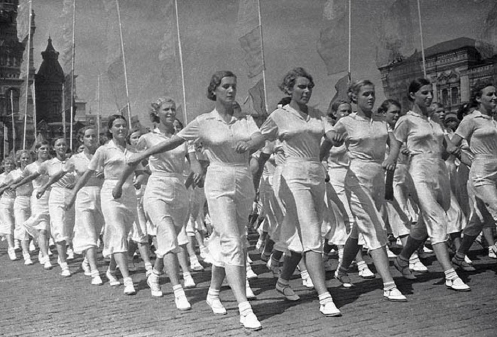 Парад физкультурников на Красной площади в 1936 году. 