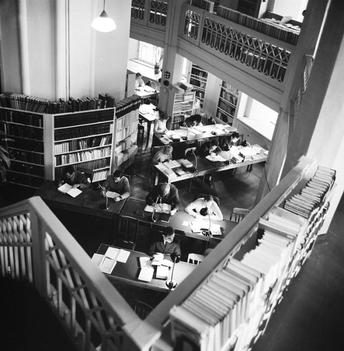 Читальный зал в Академическая библиотека Таллинского университета. СССР, Эстония, 1966 год.