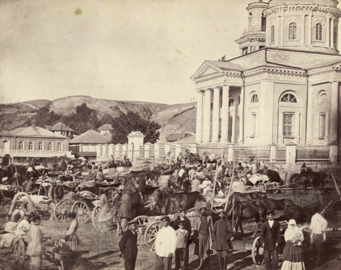 Базар в праздник в Цымлянской станице. 1875-1876 год. Фото: Ivan Boldyrev.   