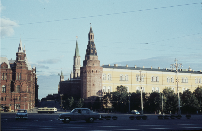 Бульвар возле Государственного исторического музея. Москва, 1961 год.