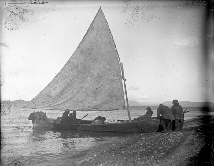 Чукотская лодка. Россия, Сибирь, 1901 год.