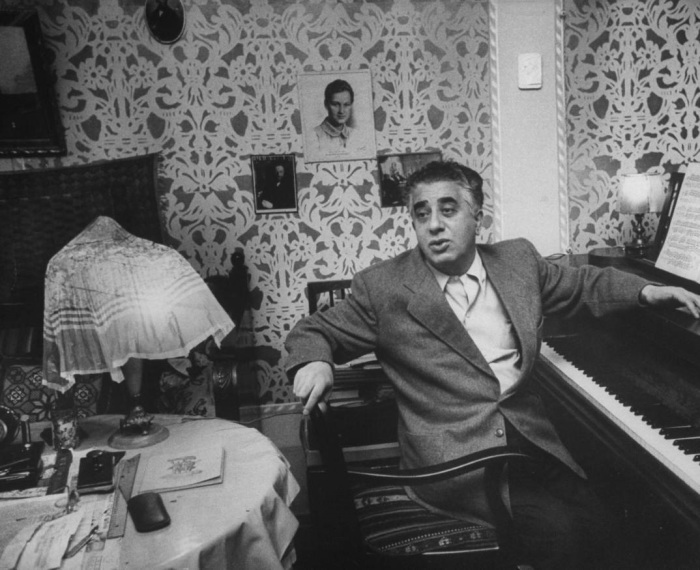 Известный композитор Арам Хачатурян. СССР, Москва, 1955 год.
