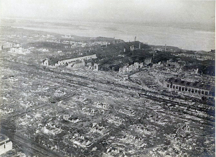 Разрушенные дома и кварталы города. Сталинград, 1942-1943 год.