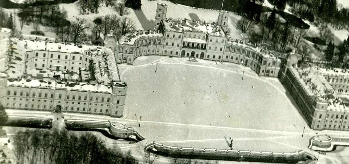 Снимок с воздуха Большого Гатчинского дворца. 1928 год. 