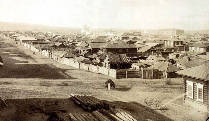 Перекрёсток двух улиц. Россия, Красноярск, конец 1870-х годов. 