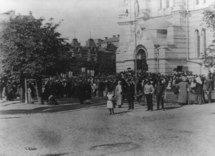 Религиозная служба возле церкви св.Владимира в Киеве. 1918 год. 