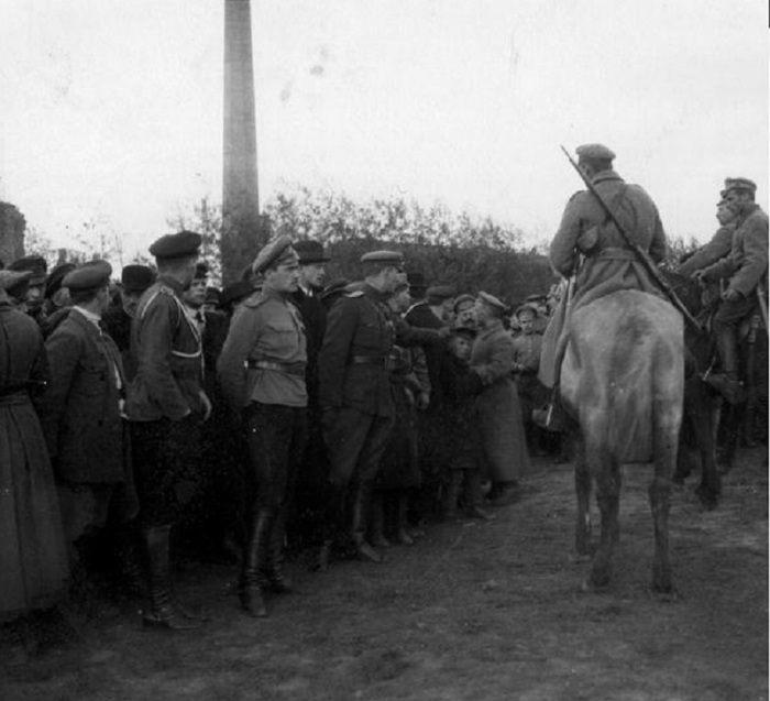 Смотр белогвардейских войск в Томске. 22 сентября 1918 года. 