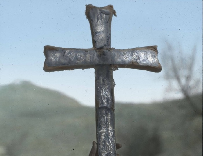 Серебряный крест на церкви возле Местиа. Сванетия, 1929 год.