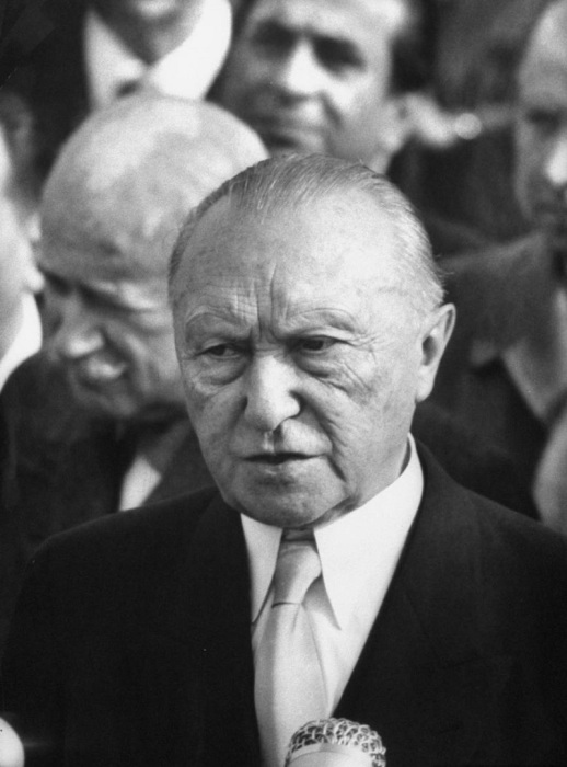 Выступление немецкого канцлера Конрада Аденауэра. Москва, 9 сентября 1955 года.