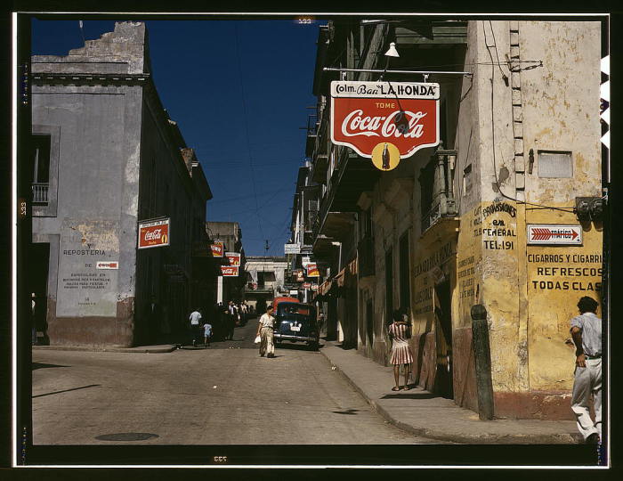 Одна из улиц в Сан-Хуане. Пуэрто-Рико, декабрь 1941 года. Автор: Jack Delano.