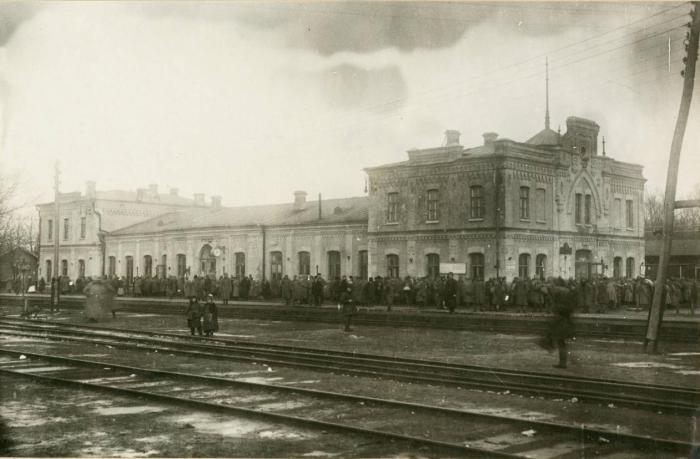 Центральный вокзал в Ровно. 1918 год. 