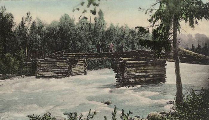Мост через реку Кучерла, приток реки Катунь. 1907-1914 год. Фото: Sergey Borisov.