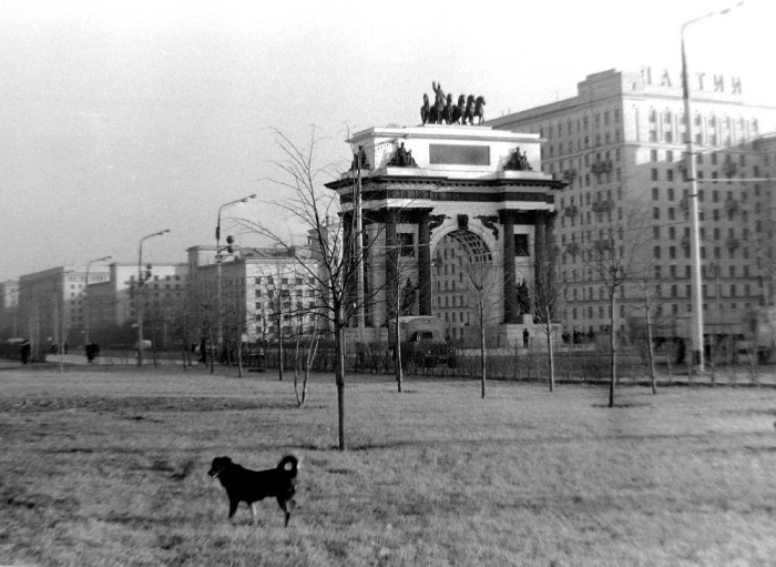 Триумфальная арка на Кутузовском проспекте. Москва, 1970-е годы. 