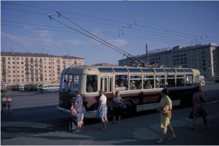 Троллейбус на проспекте Вернадского. СССР, Москва, 1959 год.