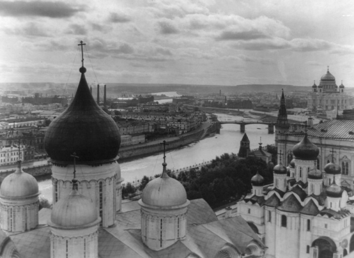 Вид на Москву с колокольни Ивана Великого. 1918 год.