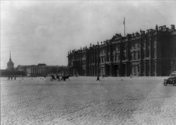 Зимний дворец. Петроград, 1918 год.
