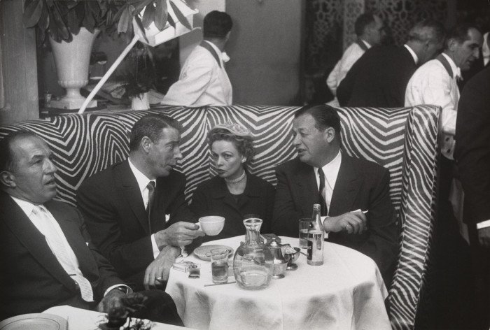 Гости в ночном клубе El Morocco. США, 1955 год.