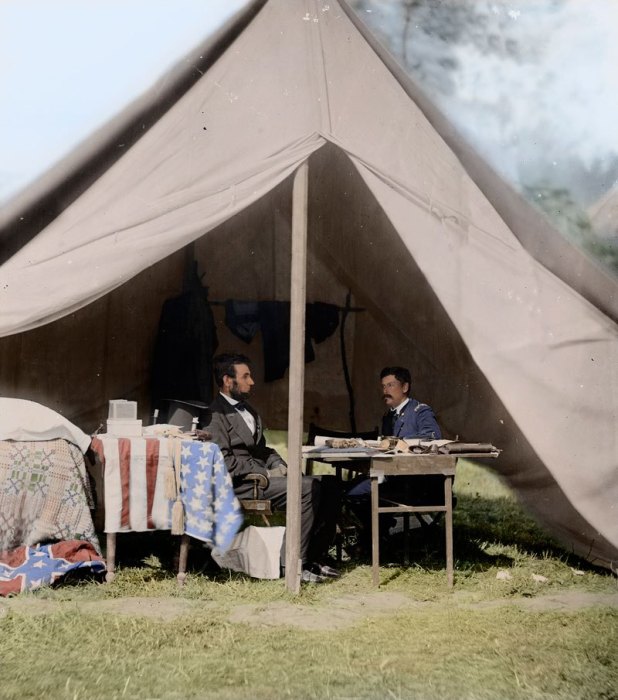 Встреча президента Авраама Линкольна и генерала Джорджа Макклеллана в палатке Макклеллана при Энтитеме.