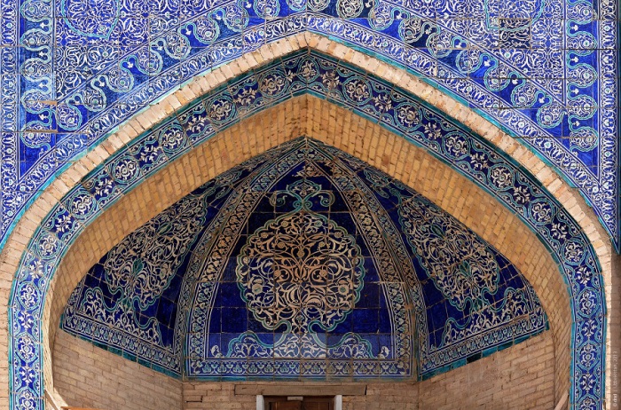 Мозаика внутри мавзолея Пахлаван-Махмуда.