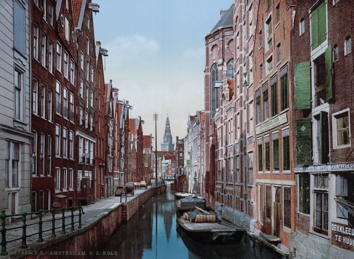 Канал в Амстердаме.