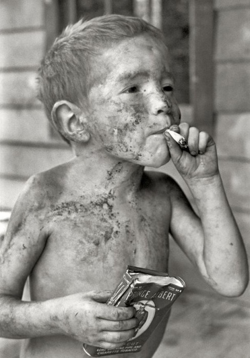 Маленький заядлый курильщик. Летервуд, 1964 год.