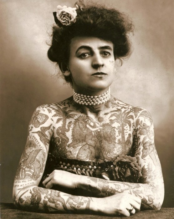Первая женщина, которая начала заниматься тату. США, 1907 год.